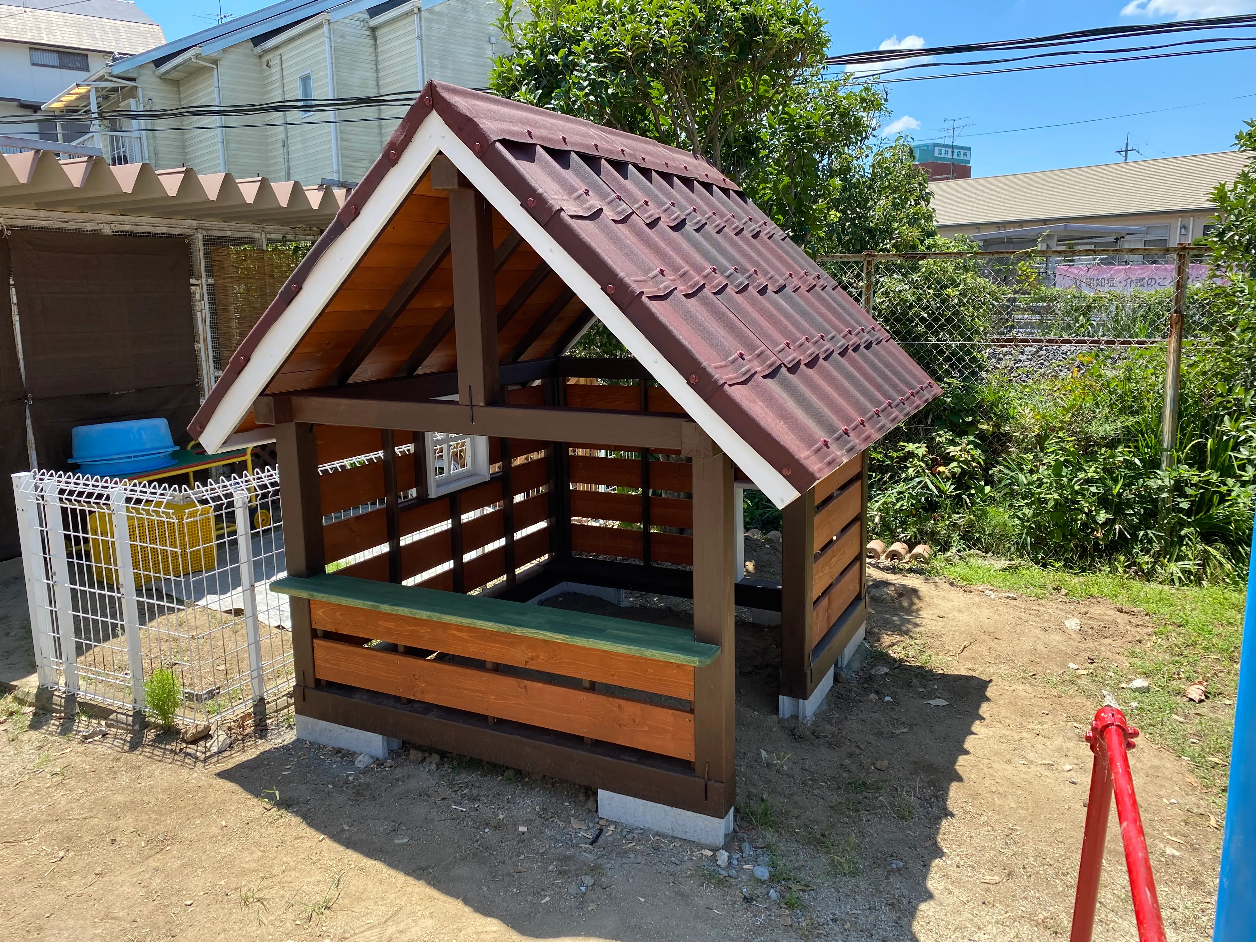 お店屋さんごっこができる小屋